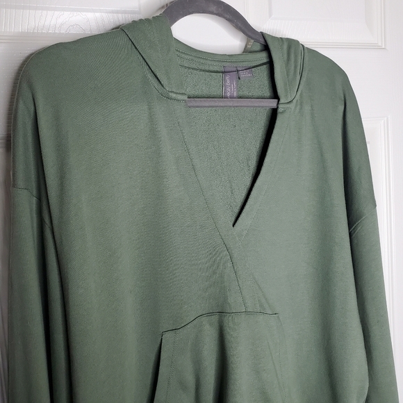 Sweaty Betty After Class Olive Green V Neck Pullover Hooded Sweatshirt - Picture 3 of 8